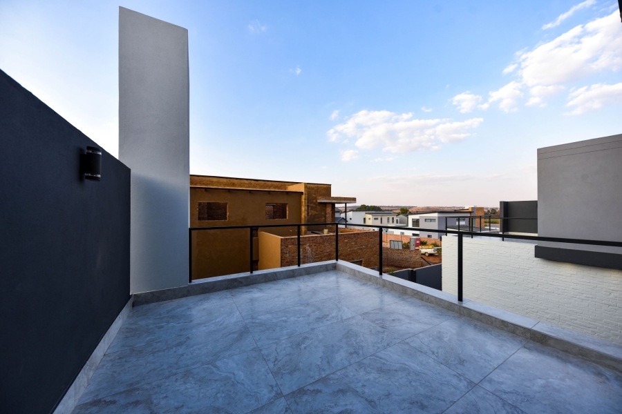 4 Bedroom Property for Sale in Fountainbrook Estate Gauteng