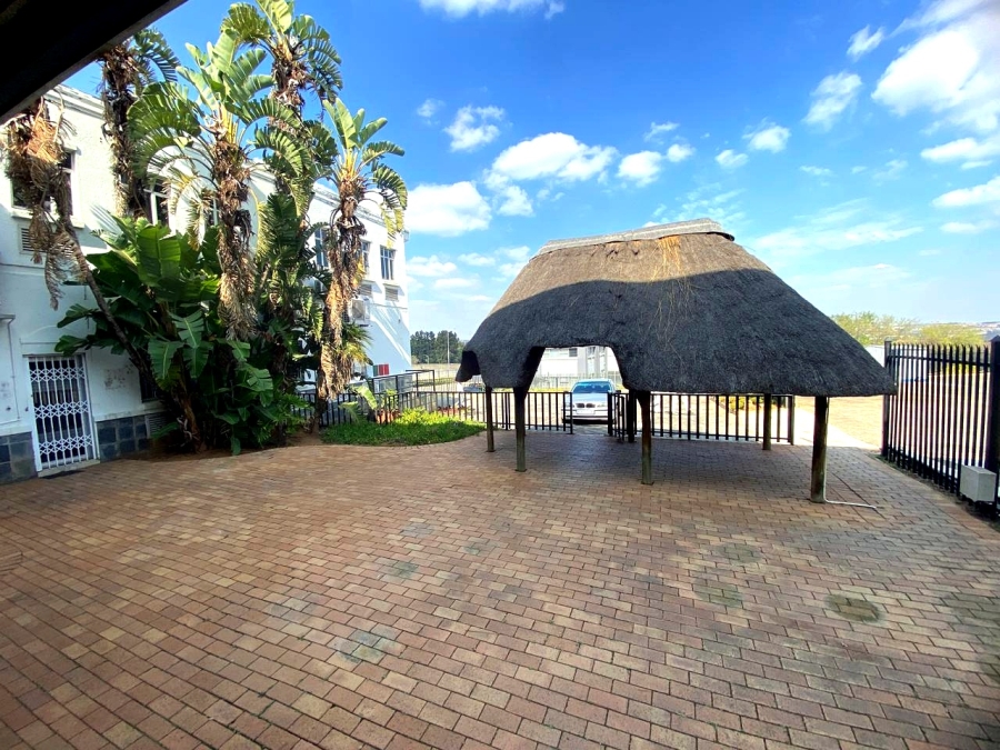 To Let Commercial Property for Rent in Randjespark Gauteng