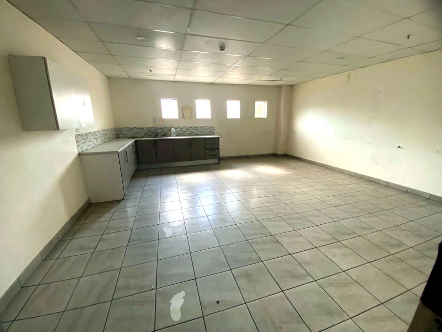 To Let Commercial Property for Rent in Randjespark Gauteng