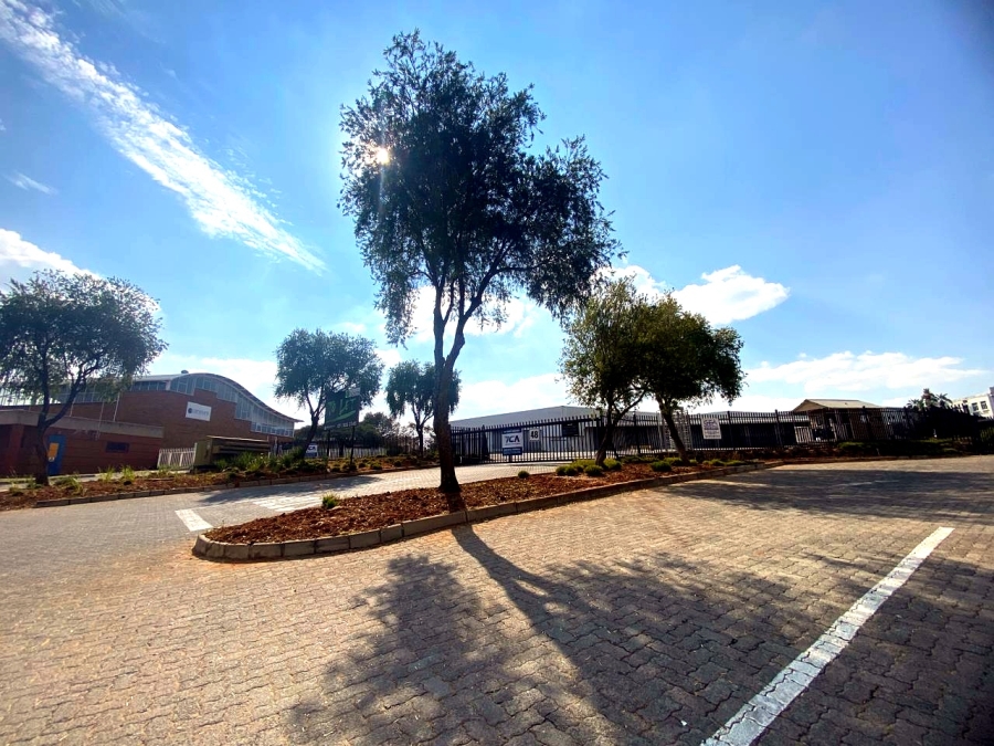 To Let Commercial Property for Rent in Randjespark Gauteng