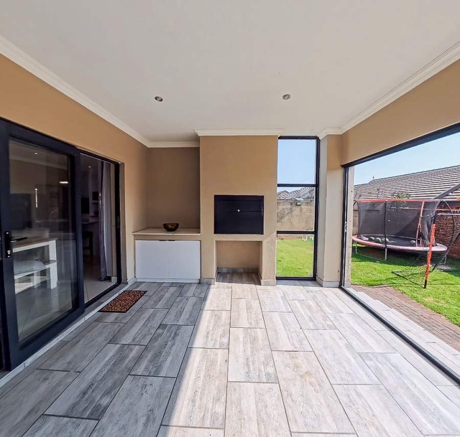 3 Bedroom Property for Sale in Olympus AH Gauteng