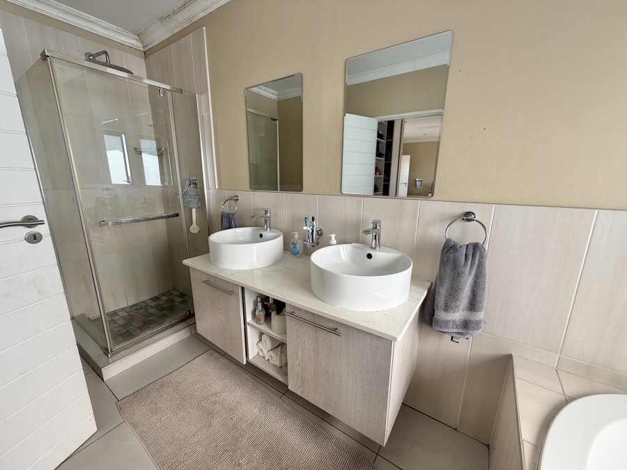 3 Bedroom Property for Sale in Olympus AH Gauteng