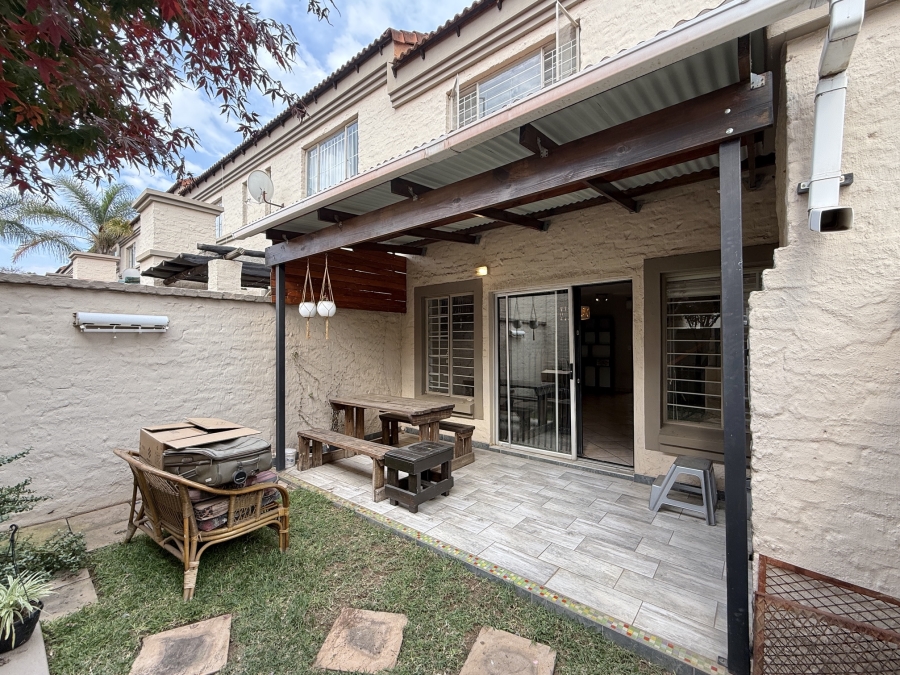2 Bedroom Property for Sale in Pretorius Park Gauteng