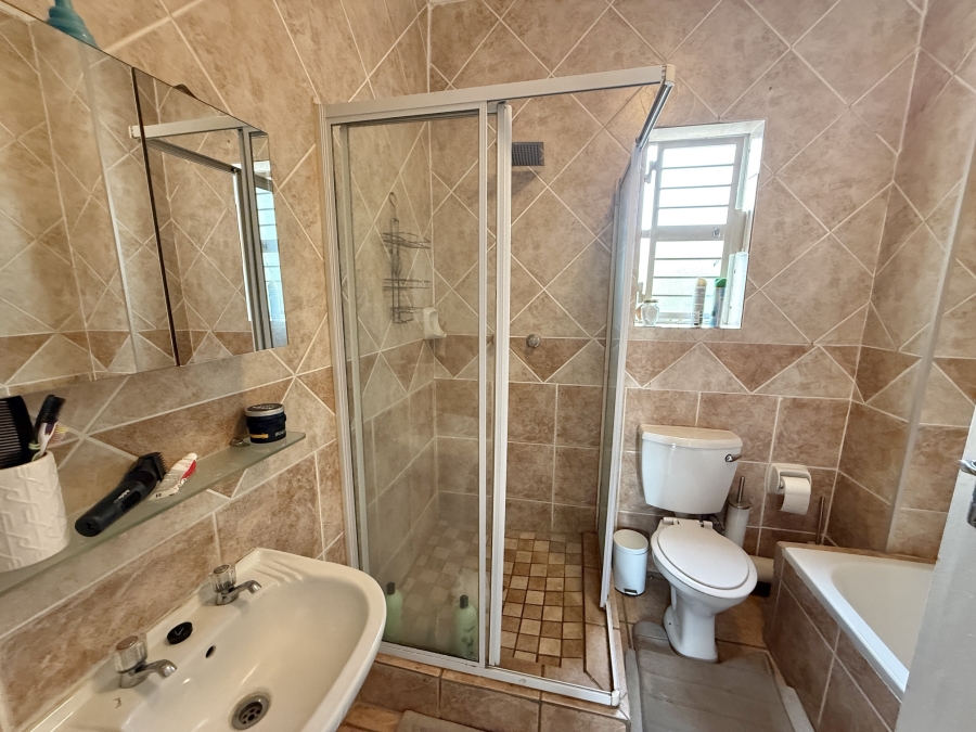 2 Bedroom Property for Sale in Pretorius Park Gauteng