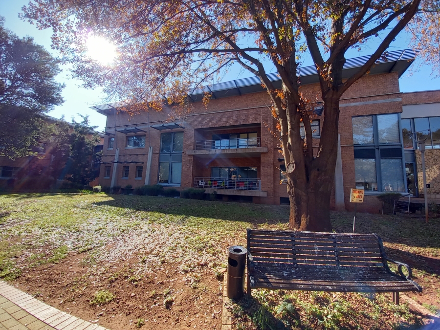 To Let Commercial Property for Rent in Die Hoewes Gauteng