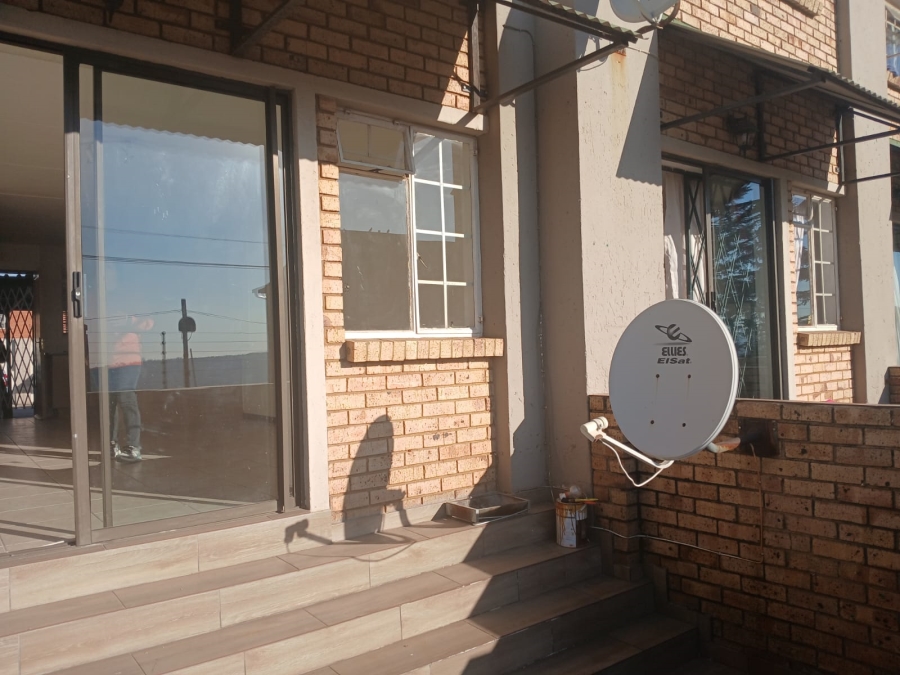 2 Bedroom Property for Sale in Primrose Hill Gauteng