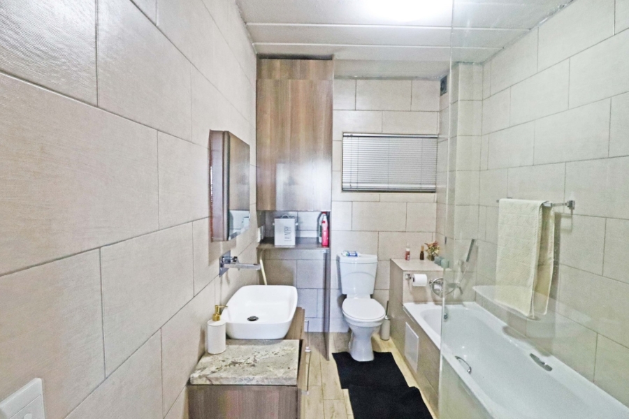 To Let 1 Bedroom Property for Rent in Rivonia Gauteng