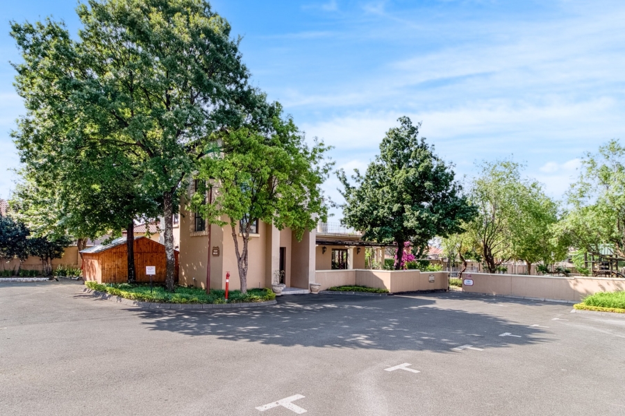 1 Bedroom Property for Sale in Fourways Gauteng