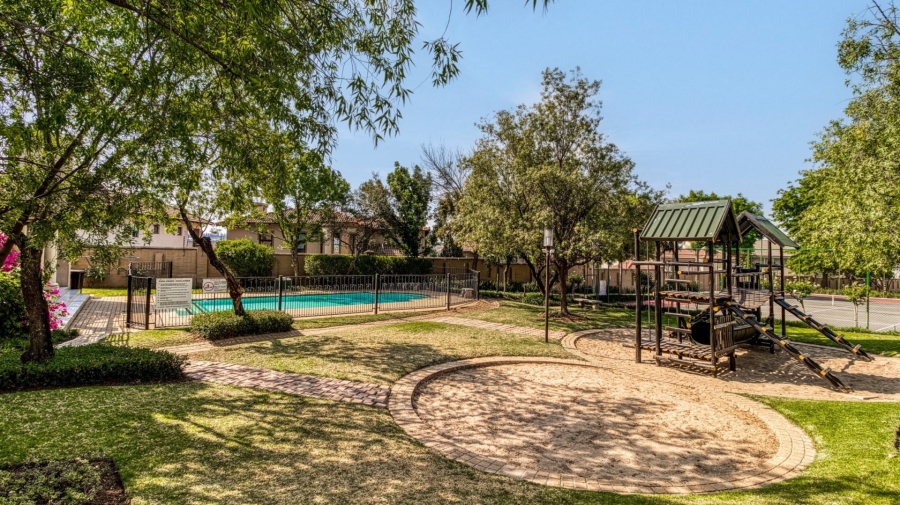1 Bedroom Property for Sale in Fourways Gauteng