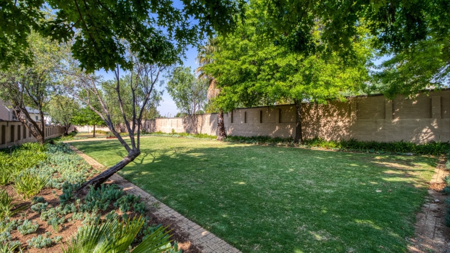 1 Bedroom Property for Sale in Fourways Gauteng