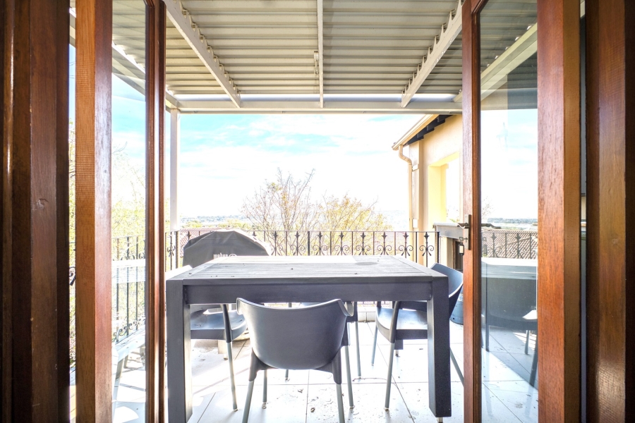 1 Bedroom Property for Sale in Fourways Gauteng