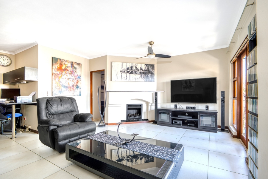 1 Bedroom Property for Sale in Fourways Gauteng