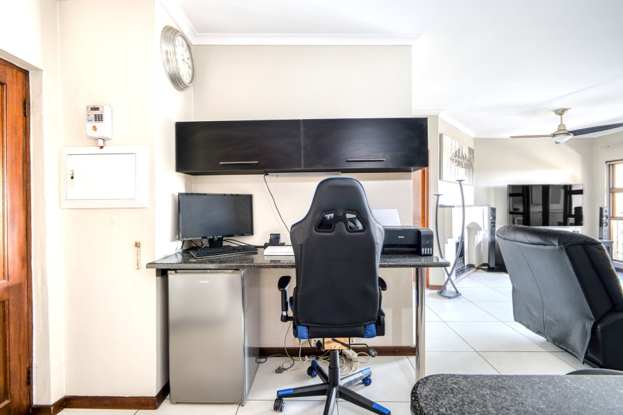 1 Bedroom Property for Sale in Fourways Gauteng