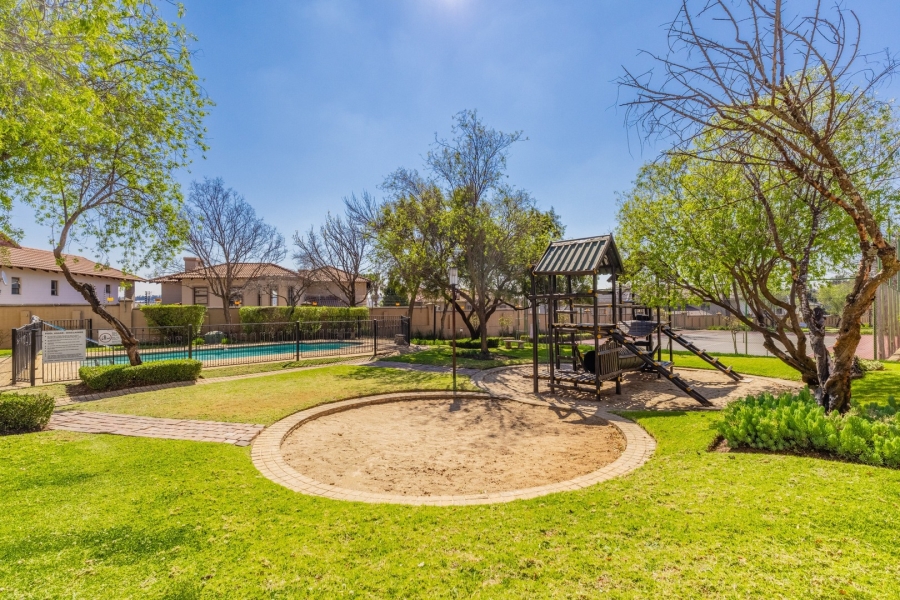 1 Bedroom Property for Sale in Fourways Gauteng