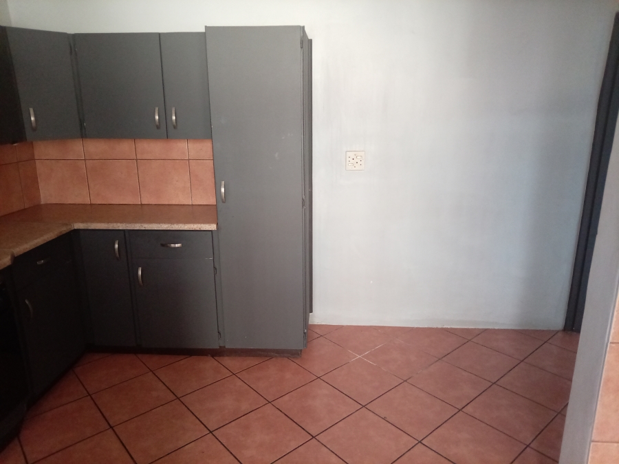 2 Bedroom Property for Sale in Vanderbijlpark CW 4 Gauteng