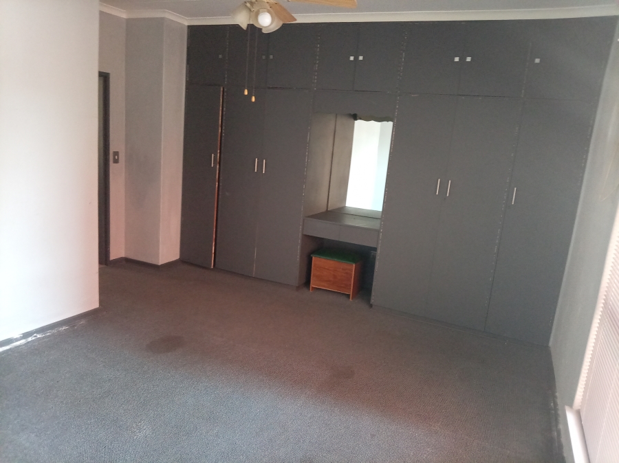 2 Bedroom Property for Sale in Vanderbijlpark CW 4 Gauteng