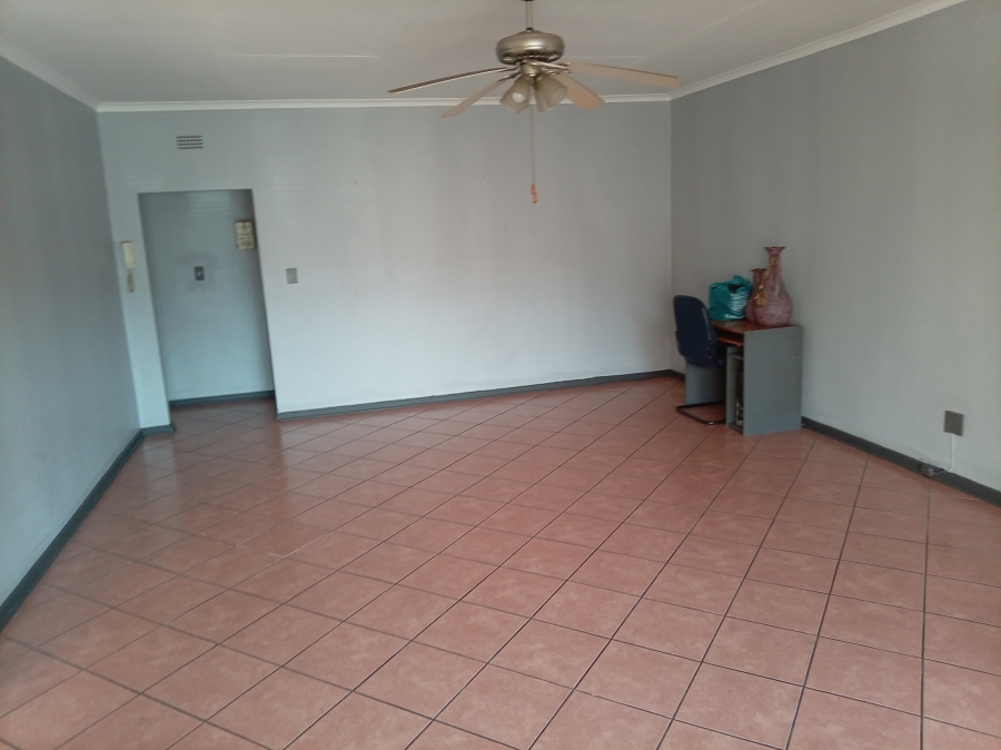 2 Bedroom Property for Sale in Vanderbijlpark CW 4 Gauteng