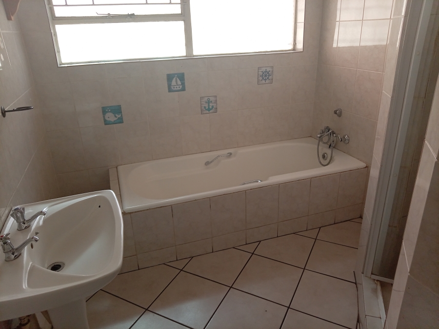 2 Bedroom Property for Sale in Vanderbijlpark CW 4 Gauteng