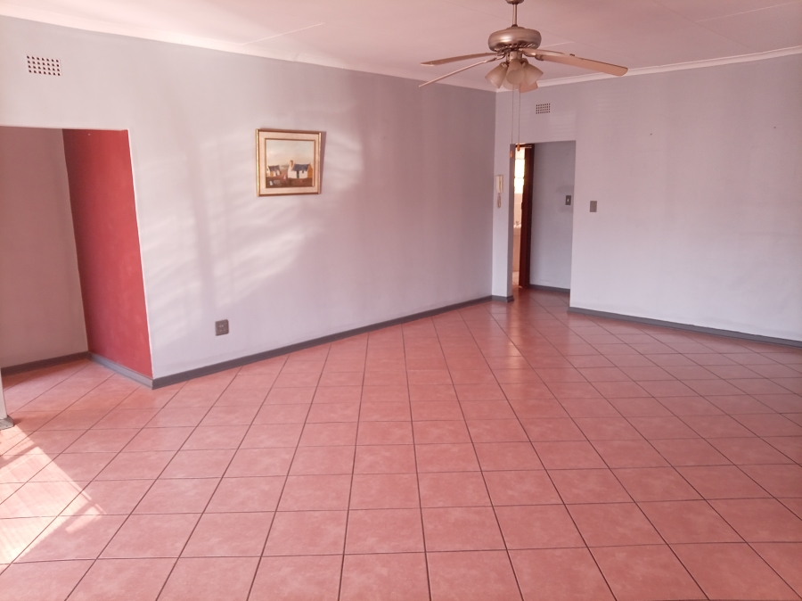 2 Bedroom Property for Sale in Vanderbijlpark CW 4 Gauteng
