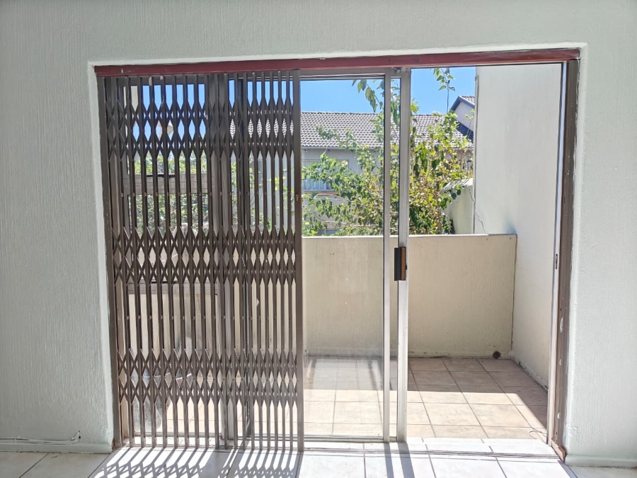 2 Bedroom Property for Sale in Vorna Valley Gauteng