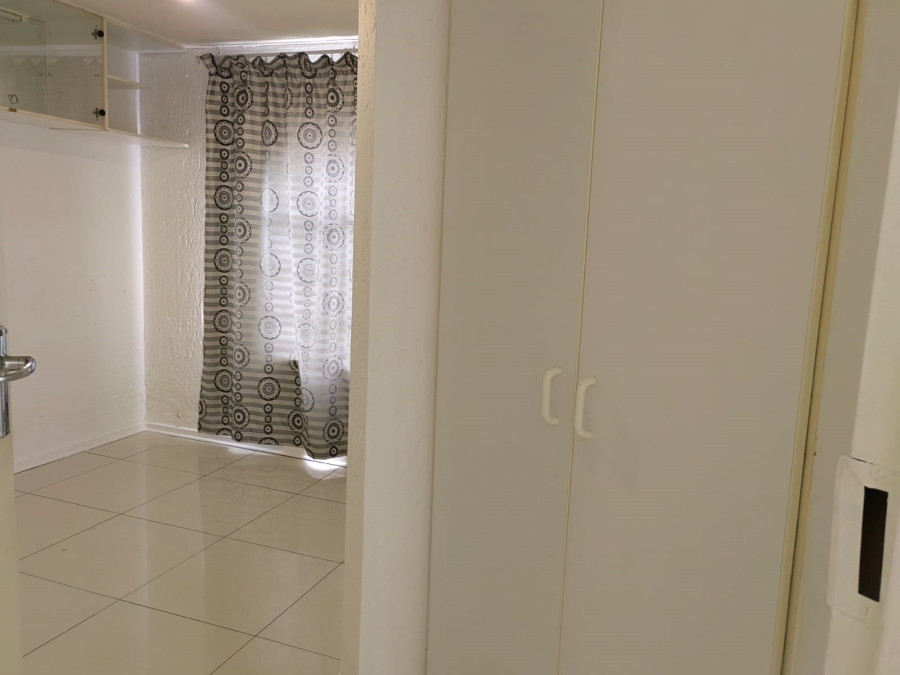 2 Bedroom Property for Sale in Vorna Valley Gauteng