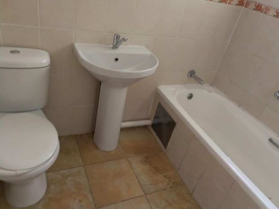 2 Bedroom Property for Sale in Vorna Valley Gauteng