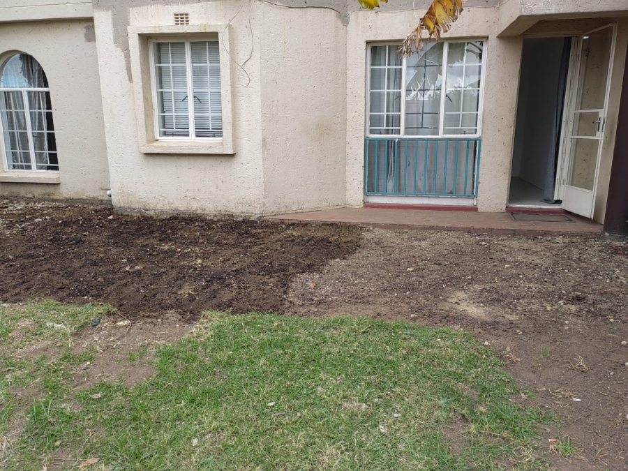2 Bedroom Property for Sale in Vorna Valley Gauteng