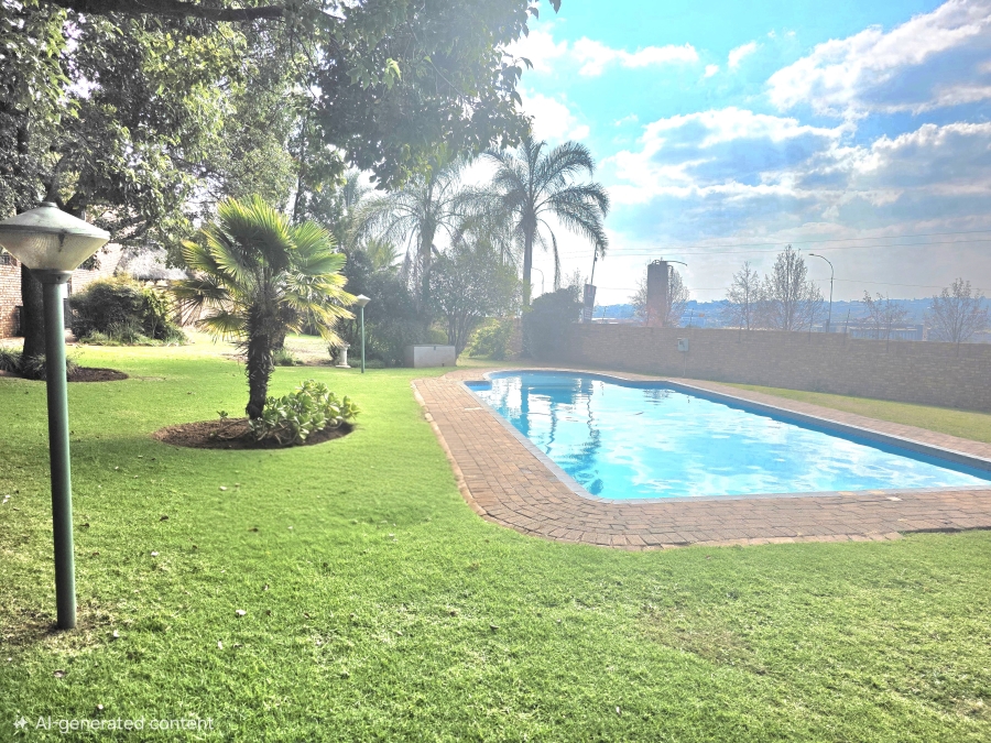 2 Bedroom Property for Sale in Die Hoewes Gauteng