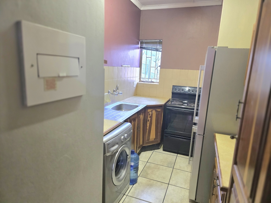 2 Bedroom Property for Sale in Die Hoewes Gauteng
