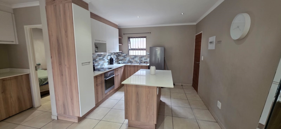 To Let 2 Bedroom Property for Rent in Die Hoewes Gauteng