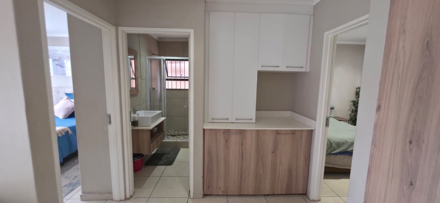 To Let 2 Bedroom Property for Rent in Die Hoewes Gauteng