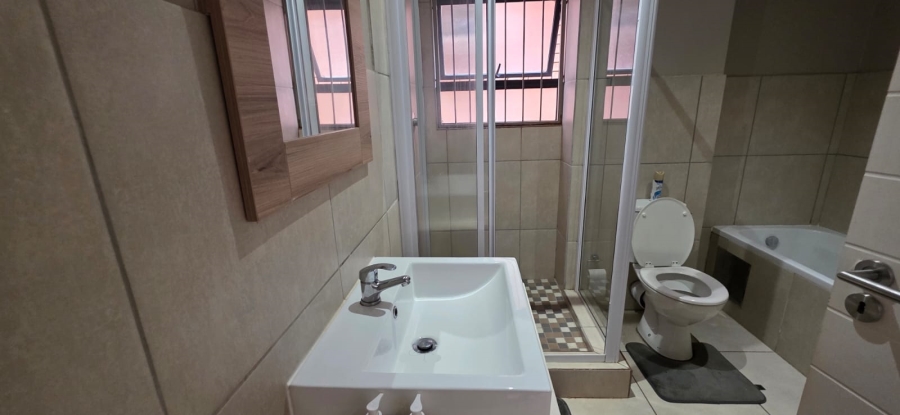 To Let 2 Bedroom Property for Rent in Die Hoewes Gauteng