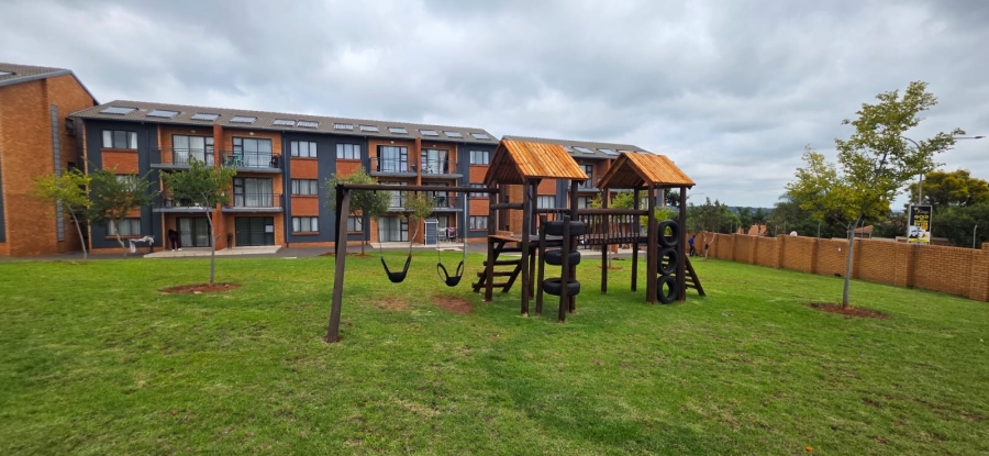 To Let 2 Bedroom Property for Rent in Die Hoewes Gauteng