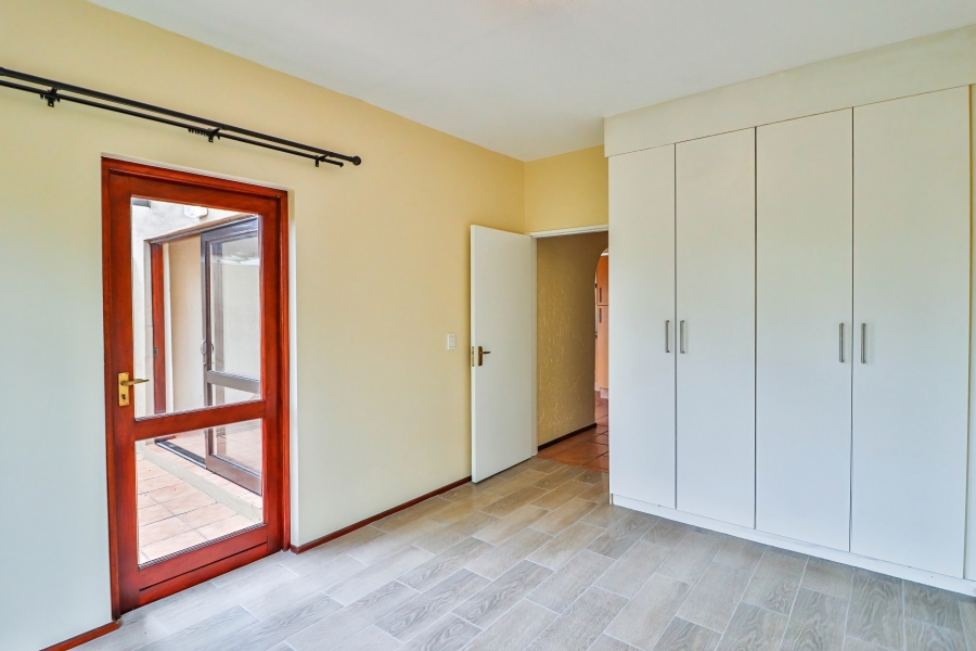 To Let 2 Bedroom Property for Rent in Lonehill Gauteng