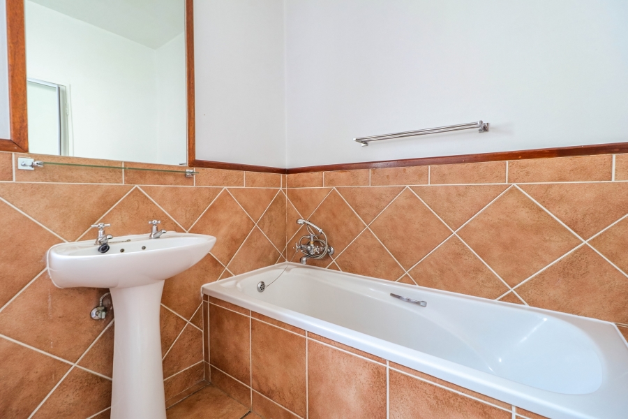 To Let 2 Bedroom Property for Rent in Lonehill Gauteng