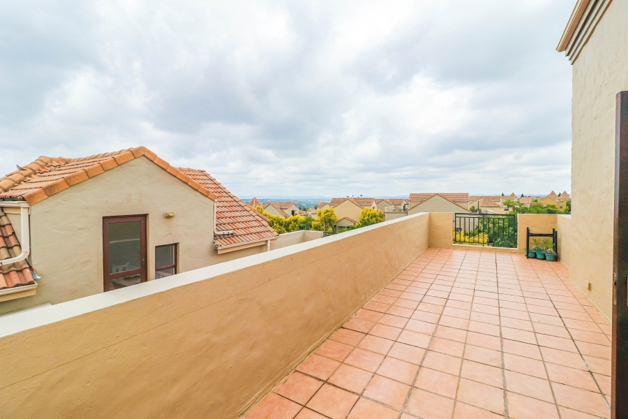 To Let 2 Bedroom Property for Rent in Lonehill Gauteng