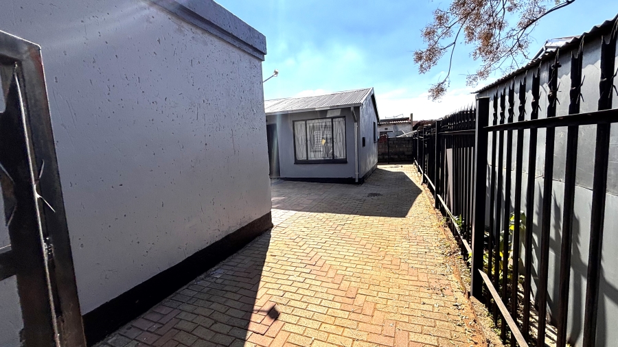 4 Bedroom Property for Sale in Siluma View Gauteng