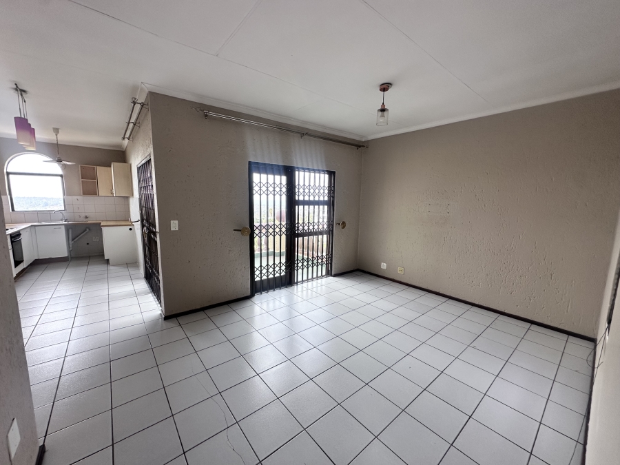To Let 2 Bedroom Property for Rent in Constantia Kloof Gauteng