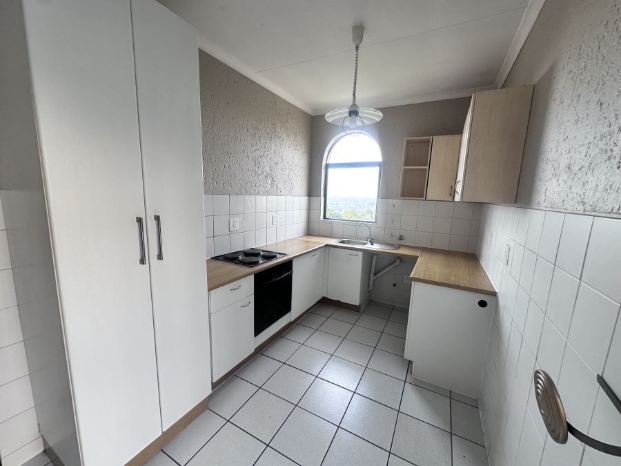 To Let 2 Bedroom Property for Rent in Constantia Kloof Gauteng