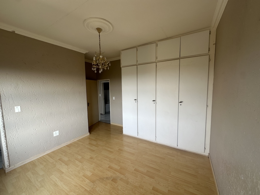 To Let 2 Bedroom Property for Rent in Constantia Kloof Gauteng