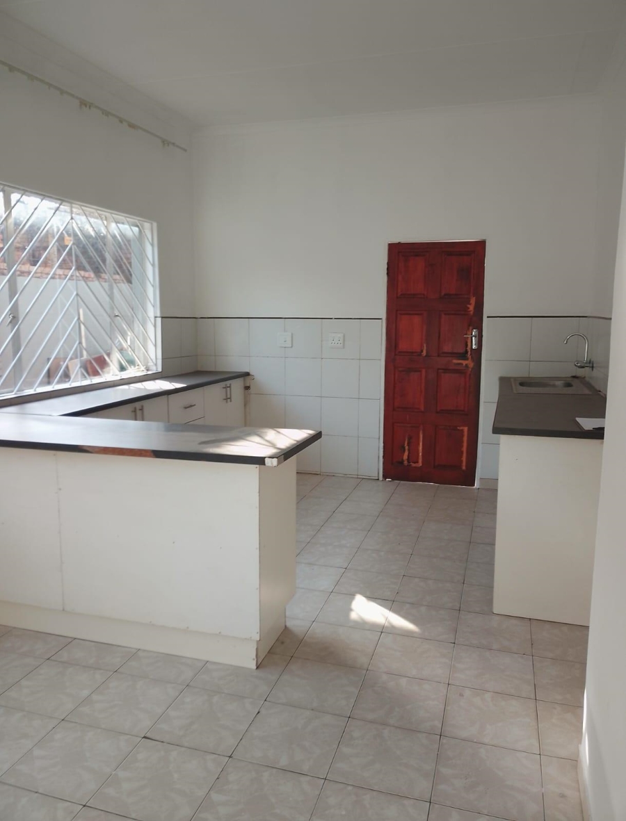 To Let 2 Bedroom Property for Rent in Laudium Gauteng