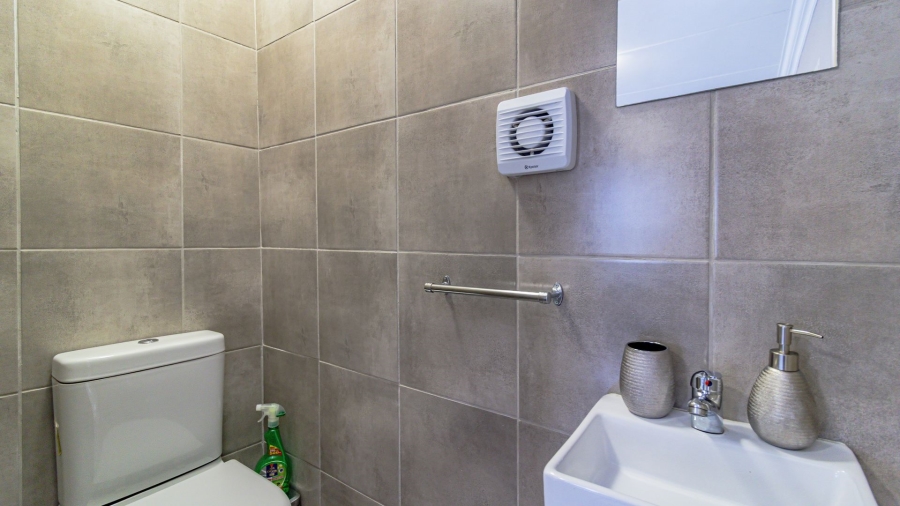 To Let 3 Bedroom Property for Rent in South Hills Gauteng