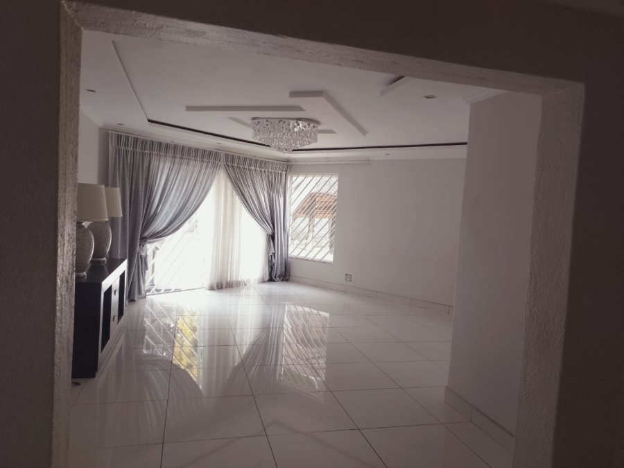To Let 3 Bedroom Property for Rent in Sunward Park Gauteng