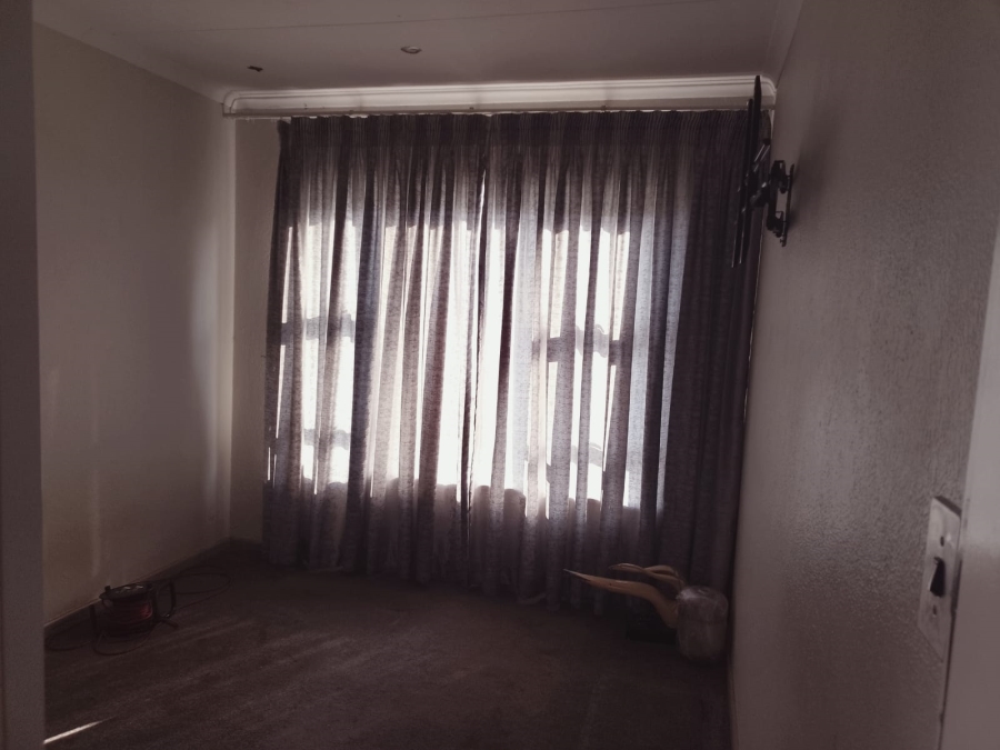 To Let 3 Bedroom Property for Rent in Sunward Park Gauteng