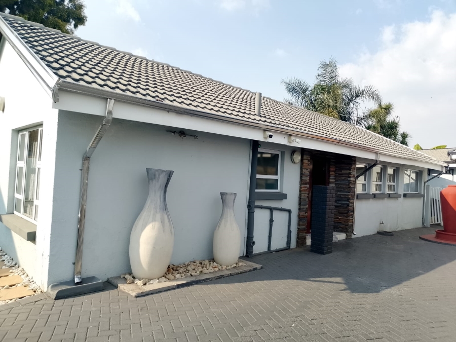 To Let 3 Bedroom Property for Rent in Sunward Park Gauteng