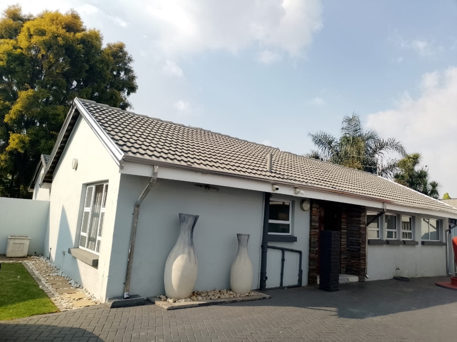 To Let 3 Bedroom Property for Rent in Sunward Park Gauteng