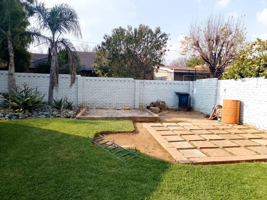 To Let 3 Bedroom Property for Rent in Sunward Park Gauteng
