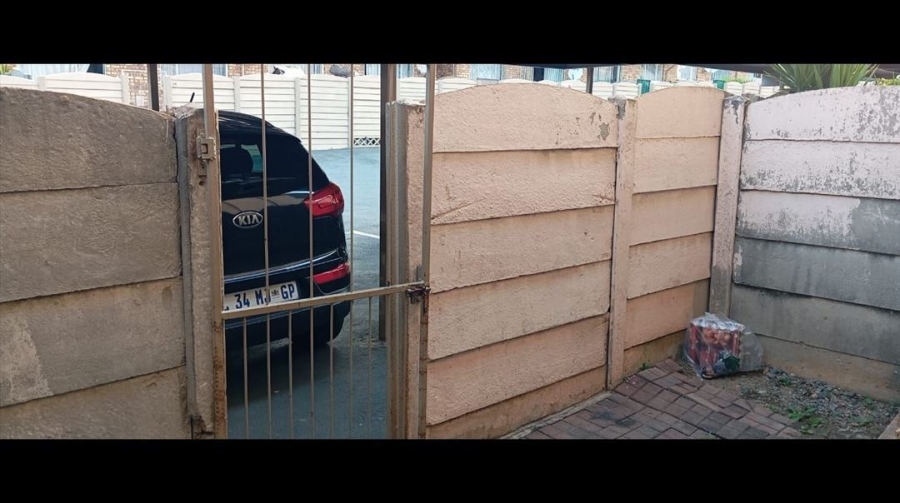 2 Bedroom Property for Sale in Birch Acres Gauteng