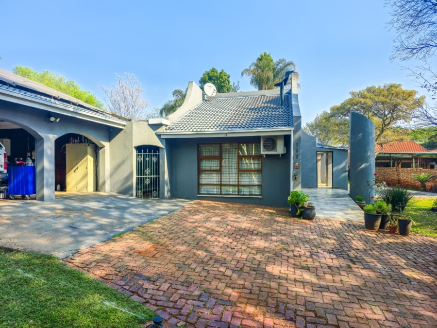 4 Bedroom Property for Sale in Ninapark Gauteng