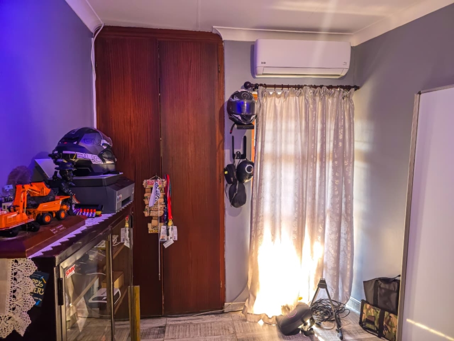 4 Bedroom Property for Sale in Ninapark Gauteng